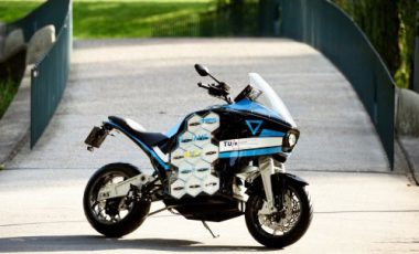 Z električnim motociklom bodo prvič obkrožili svet