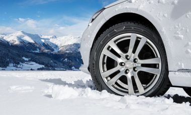 Pet bistvenih razlogov, zakaj pozimi voziti z zimskimi pnevmatikami